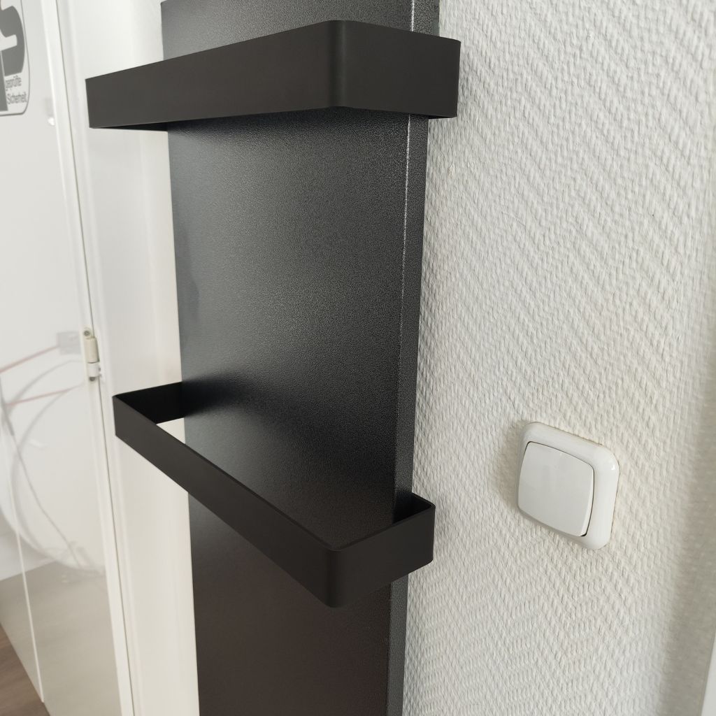 infrarot-handtuchheizung-schwarzmatt-elbo-therm-seitenansicht infrarot-handtuchheizung-schwarzmatt-elbo-therm-seite